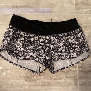 Lululemon SPEED SHORT *4-WAY STRETCH 2.5”